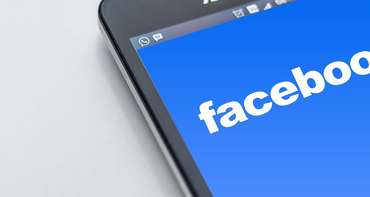 Facebook lead ads help make the signup process for mobile users seamless.